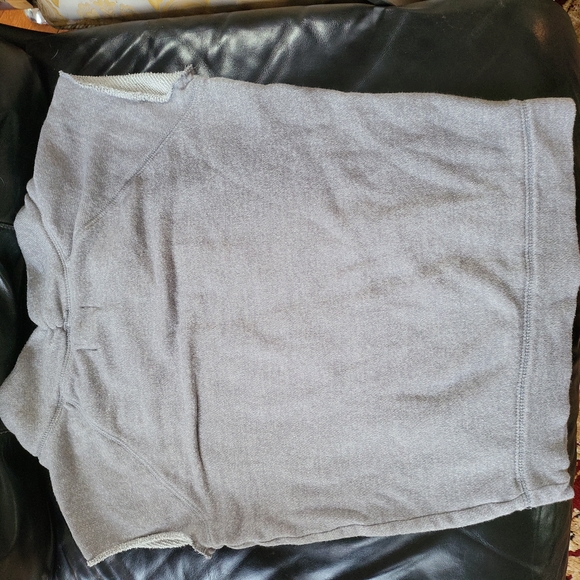 Tops - Picture 2 of 4